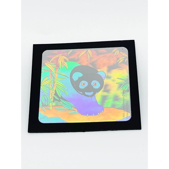 Vintage 1984 Light Impressions Hologram Panda Bear Magnet Rainbow Fridge 3D - Picture 1 of 7